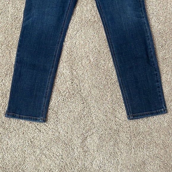 Skinny jeans with light distressing. - Picture 4 of 5